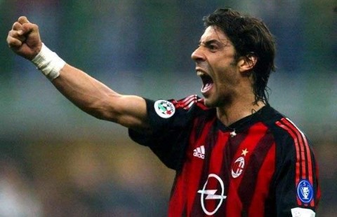 为什么足球古典型前腰在当今世界足坛里渐渐消