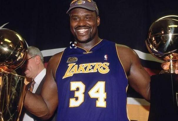 NBA10大球星首秀数据,科比太尴尬,詹姆斯真厉