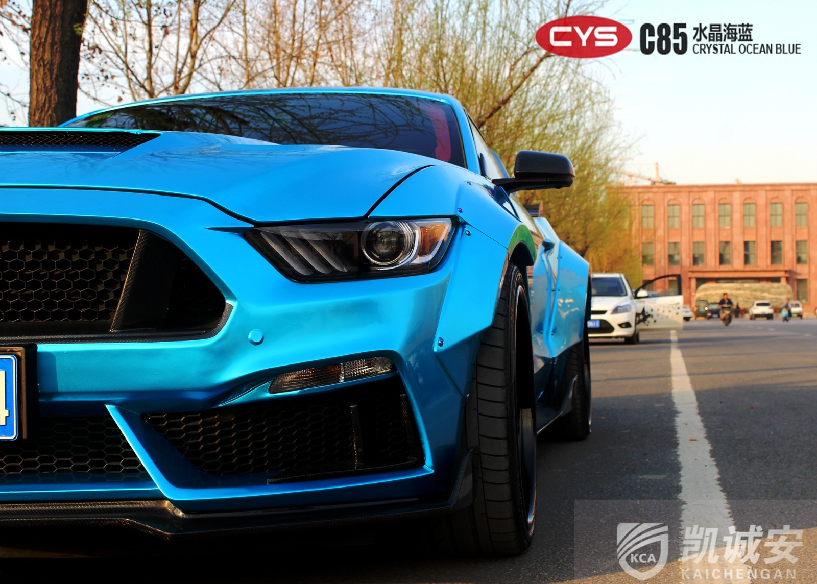 这一匹徜徉海洋的水晶海蓝Mustang看气质