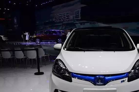 手里有7万块 北汽EC180和奔奔EV选谁?