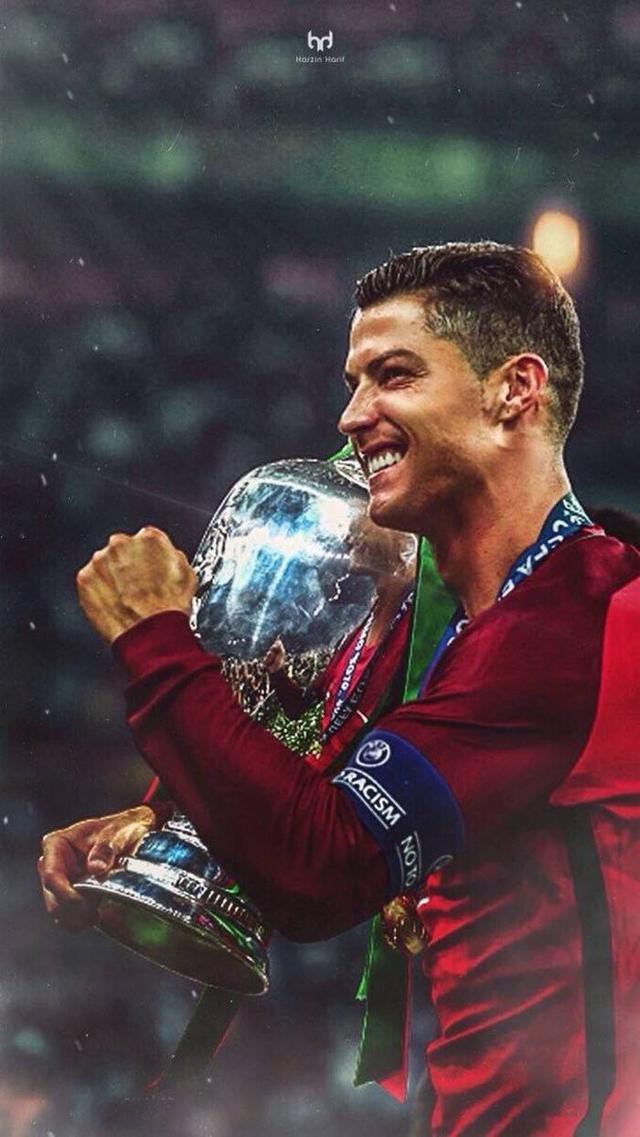 如C罗在俄罗斯世界杯夺冠那么他能跟齐达内相