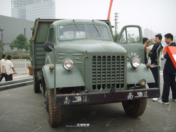 南京跃进nj130两驱运输型改进版
