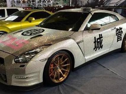 200万跑车，法拉利见它都怕，却因车上两字不敢上街