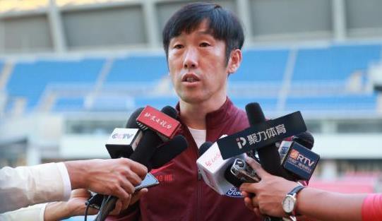 曼萨诺or高洪波,谁会是里皮爱徒的未来继任者