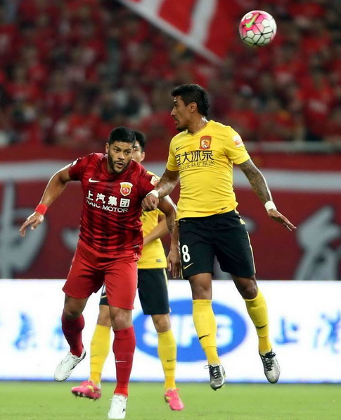 上港俱乐部排名飙升 恒大颤抖!中超第一位置恐