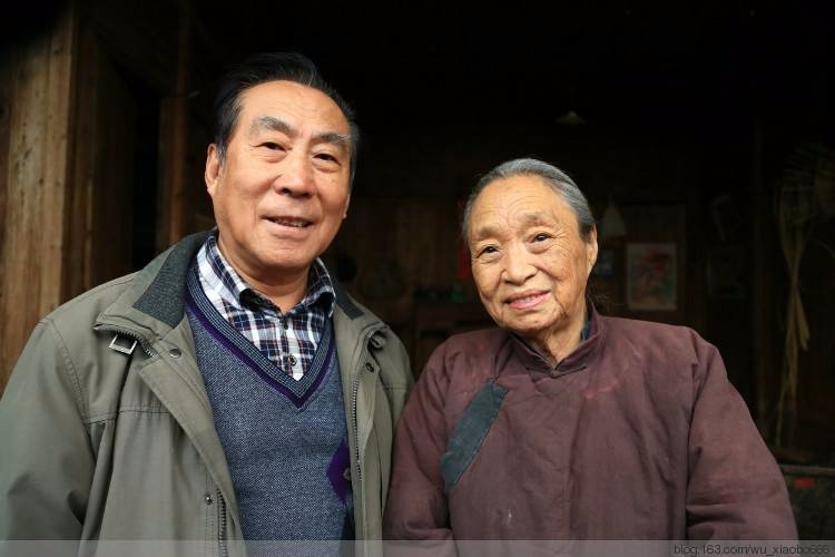 虽然年龄让柏青固定了戏路,但是柏青饰演的母亲却总能给人感动.
