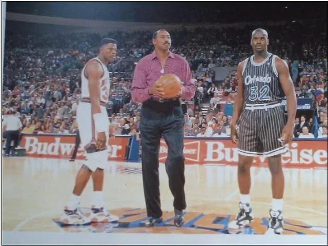 张伯伦奥尼尔体侧数据对比,人的极致也不过如