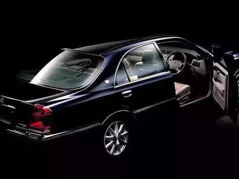 花“半价”开出50万的气场 显摆就这么简单