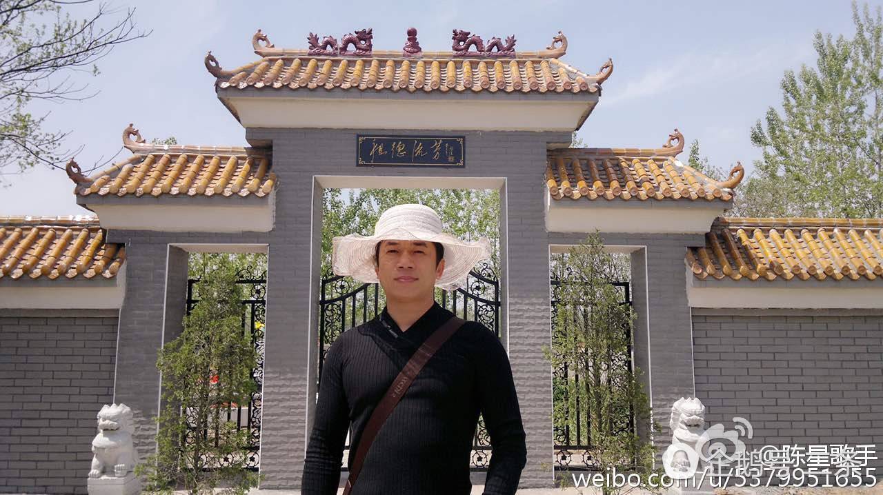 一首《流浪歌》唱红大江南北,如今无人识