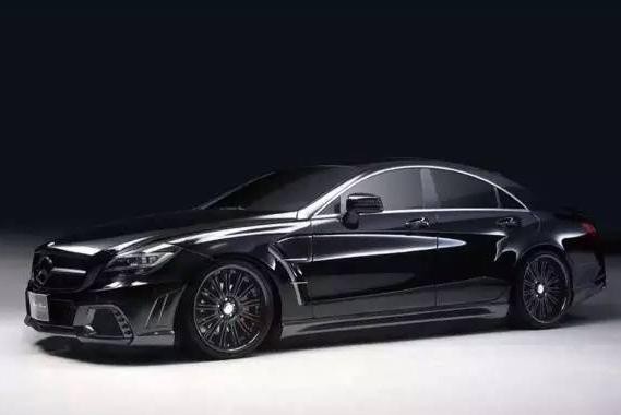 一个女人，吸金能力秒杀一线明星，却只开奔驰