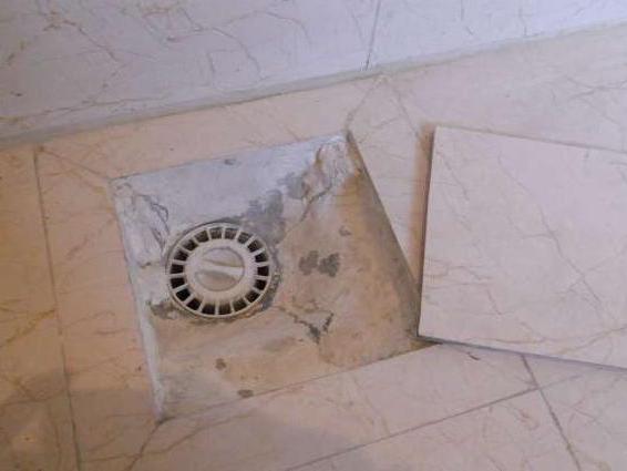 卫生间装修让师傅弄了一个隐形地漏,邻居看了羡慕的要死