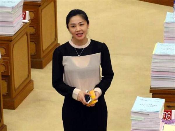 台北输球辱中国队遭暴打,美女小三议员:真欺负