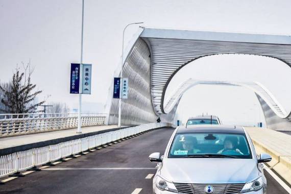 品鉴新能源汽车  谁能势不可挡？