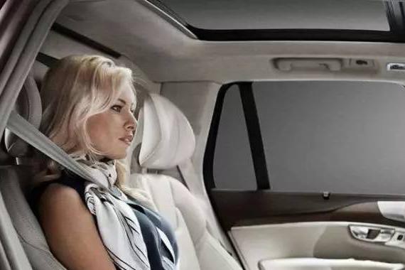 汽车舒适性，主要看伸腿