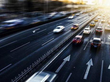 北京4月10日起尾号限行轮换，纯电动汽车不受限