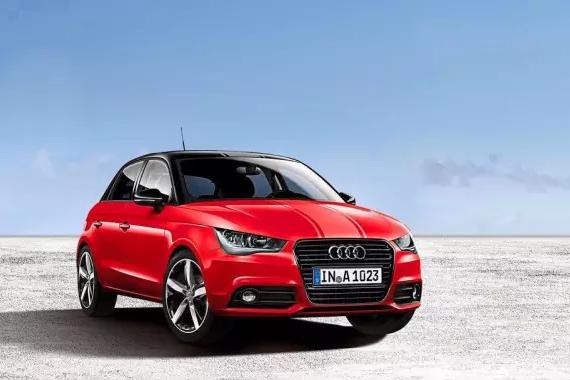 后排空间无敌，只要不到8万，百公里油耗5.2L