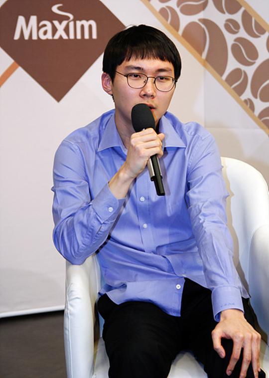 韩国麦馨杯李昌镐苦斗朴廷桓落败 一代天骄风