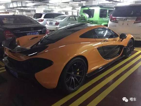 王思聪和秦奋的豪车对比,到底有多少豪车,谁更