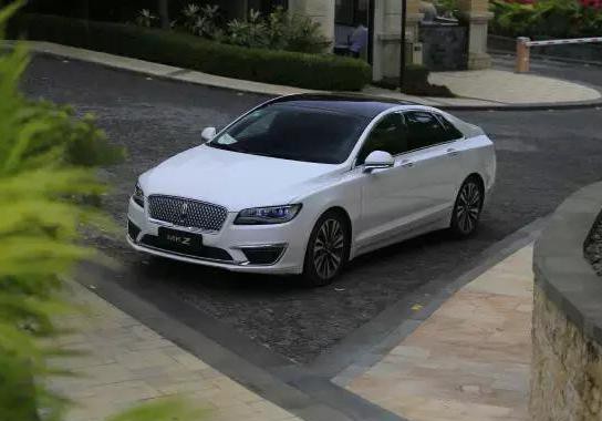 林肯MKZ H混动这些技术，连BBA也没有