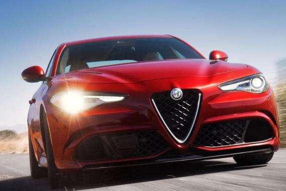 33万买法拉利？还是买烂大街的奔驰宝马？比过才知道