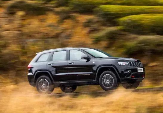 SUV本该像个男人，就如Jeep大切诺基这样