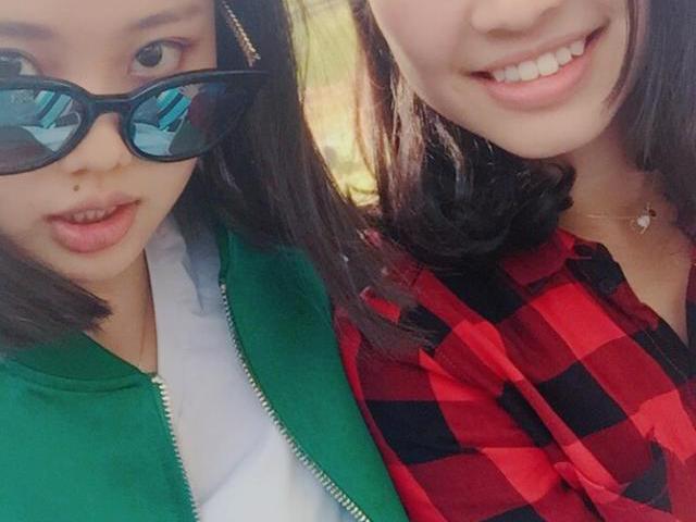 龚翔宇用最新款的苹果手机自拍高清照 其实她