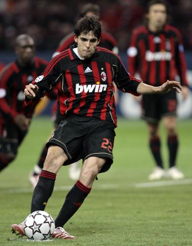 米兰队史今天:07年欧冠八强战首回合压哨失球