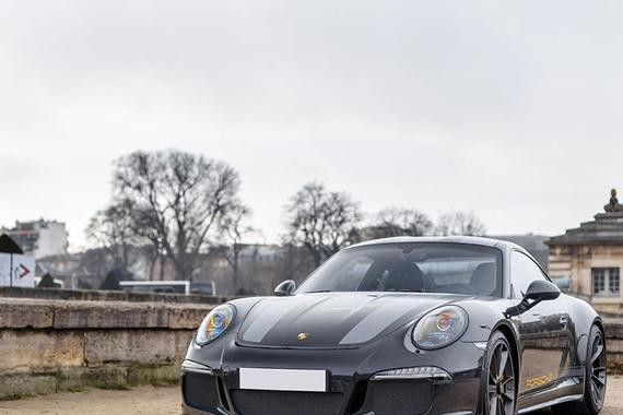 这款跑车真牛掰：从18万涨到100万美元，还买不到！