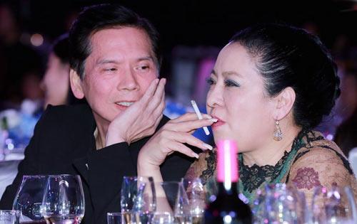 看了向太陈岚年轻时的照片,终于知道了向华强为何这么