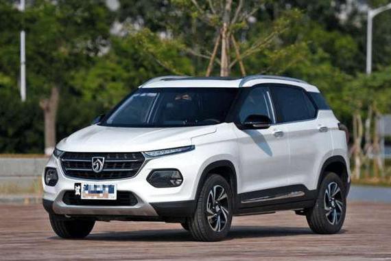 哈弗全线崩塌，它却逆袭上位，顶配6万凭的是啥