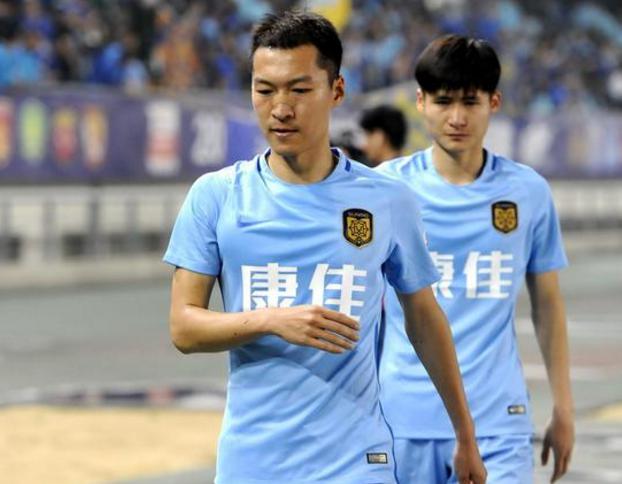 苏媒质疑里皮用人脸被打肿,看看无外援的苏宁