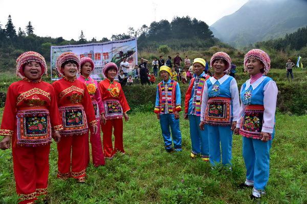 广东连山壮族村寨举行传统春耕节,祈盼今年大丰收