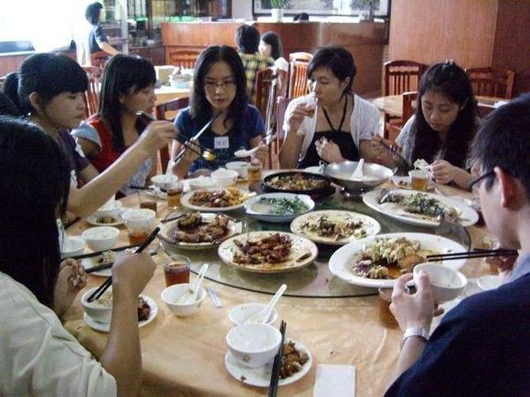 现如今有谁还去参加同学会?...