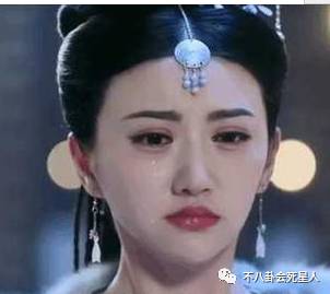 李小璐都抛弃了欧式双眼皮,景甜、倪妮却越割