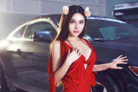 2017上海车展车模的那些事！开头第四张图片亮了~