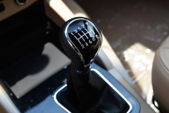 变速箱竟有9个挡，我该怎么挂？急，在线等……