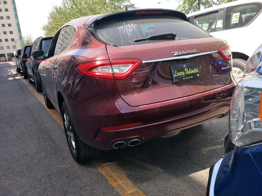 玛莎拉蒂首款suv莱万特 宝石红颜色年轻人的最