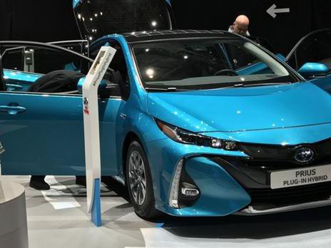 日系混动王第四代碾压迈锐宝，省油都叫好，掏钱却少