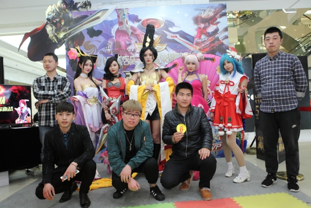 王者coser汇聚扬州金鹰玩家荣耀美女展开骆驼重磅美女址图片