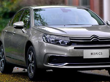 车尾4个8，这车要是15.99万起，迈腾雅阁都得哭晕