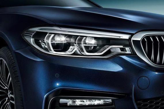 宝马全新5系Li上市在即! 奔驰E级进入失眠模式?