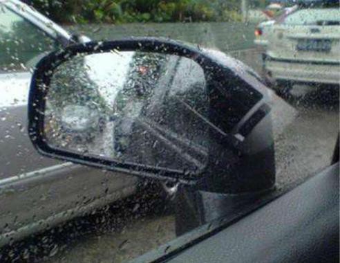 如何改善雨中车辆后视镜视线，专家在此为你支招！