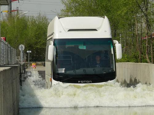 宋楠：量产的中国燃料电池大巴安全吗？