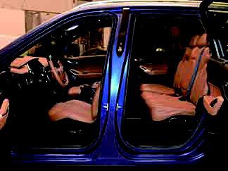 双色外观，对开门设计，敢叫板特斯拉，才卖20多万