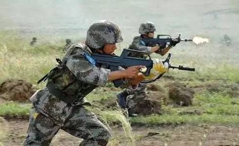 中国95式突击步枪:不适合大规模列装野战部队?
