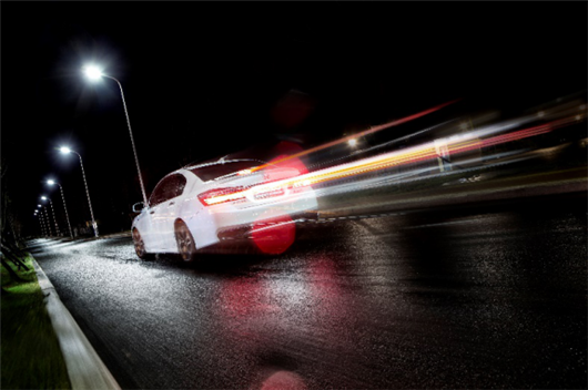 雅阁锐混动：谁说我只会省油？