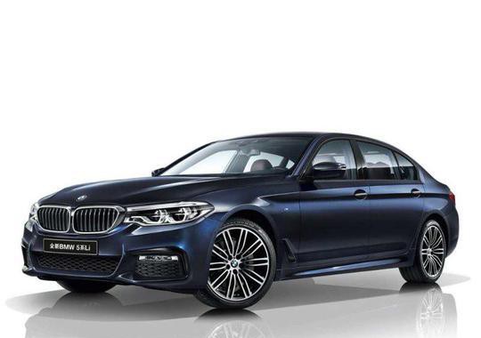 明星亮相车展，非专业的“红毯秀”诞生