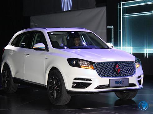 宝沃BXi7纯电动SUV亮相上海车展 续航里程达500km