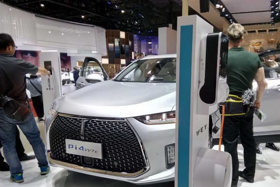 2017上海车展：WEY Pi4 VV7c正式亮相