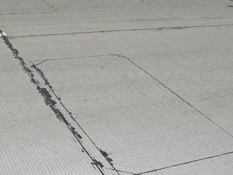 超速吃罚单还一脸懵逼：测速探头在哪里？